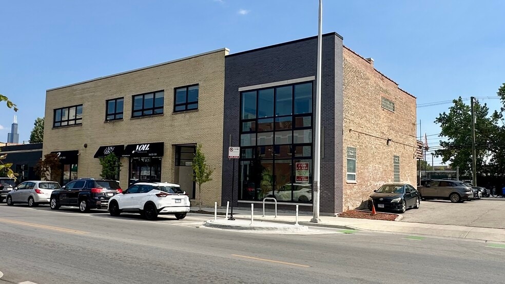 2041-2049 W Grand Ave, Chicago, IL for lease - Building Photo - Image 1 of 9