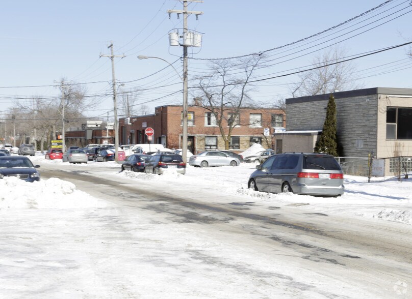 4965-4975 St De Sorel, Montréal, QC à louer - Photo du bâtiment - Image 2 de 3