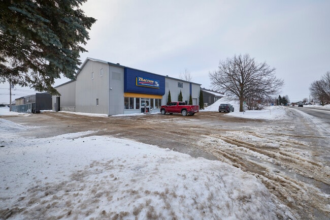 Plus de détails pour 905-911 Boul Saint-Joseph, Drummondville, QC - Bureau à vendre