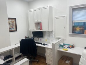 1912 W 35th St, Austin, TX for sale Interior Photo- Image 1 of 1