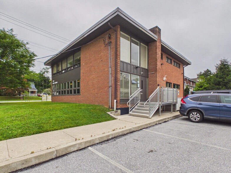 100 First Ave, Phoenixville, PA à louer - Photo principale - Image 1 de 9