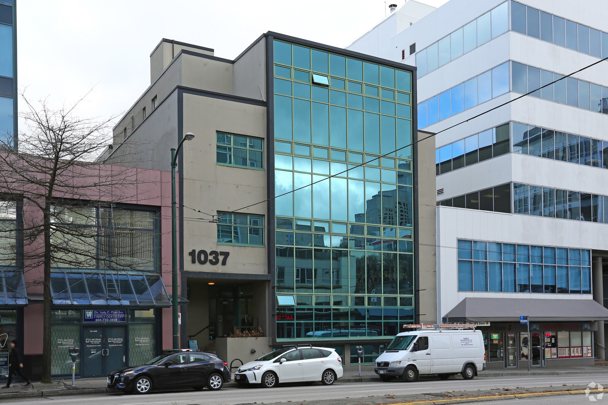 1037 W Broadway, Vancouver, BC à vendre Photo principale- Image 1 de 1