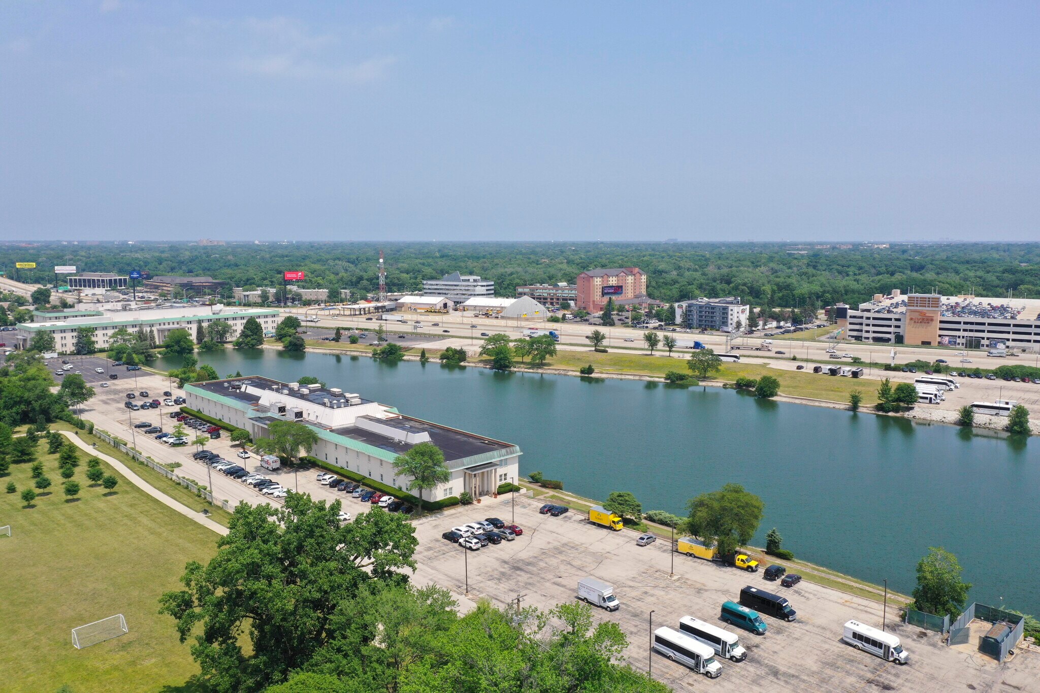 2250 E Devon Ave, Des Plaines, IL for lease Building Photo- Image 1 of 16