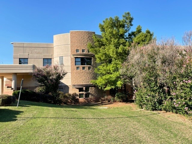 238 N Midwest Blvd, Oklahoma City, OK à vendre - Photo du bâtiment - Image 1 de 1