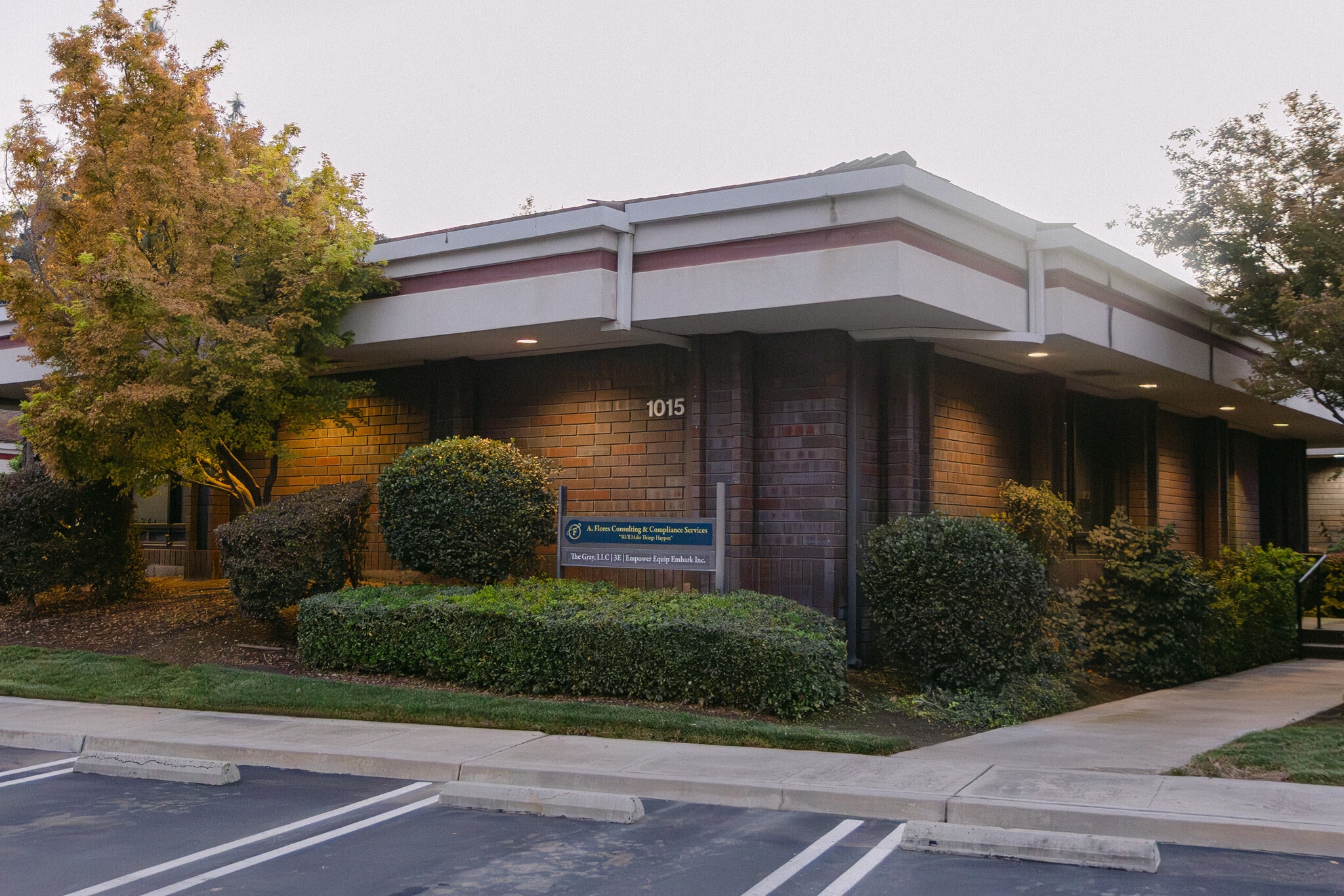 1015 N Demaree Rd, Visalia, CA for lease Primary Photo- Image 1 of 15