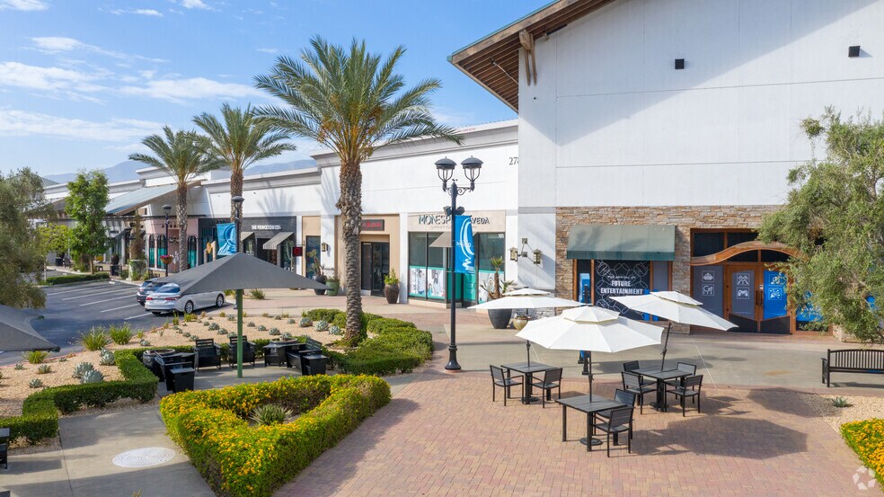 2715-2810 Cabot Dr, Corona, CA à louer - Photo du bâtiment - Image 3 de 18