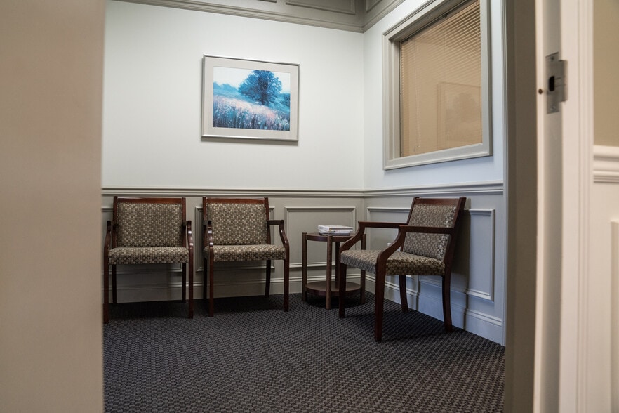 31320 solon Rd, Solon, OH for lease - Lobby - Image 3 of 22