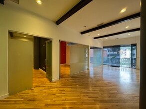 11331 Ventura Blvd, Studio City, CA à louer Photo intérieure- Image 1 de 9