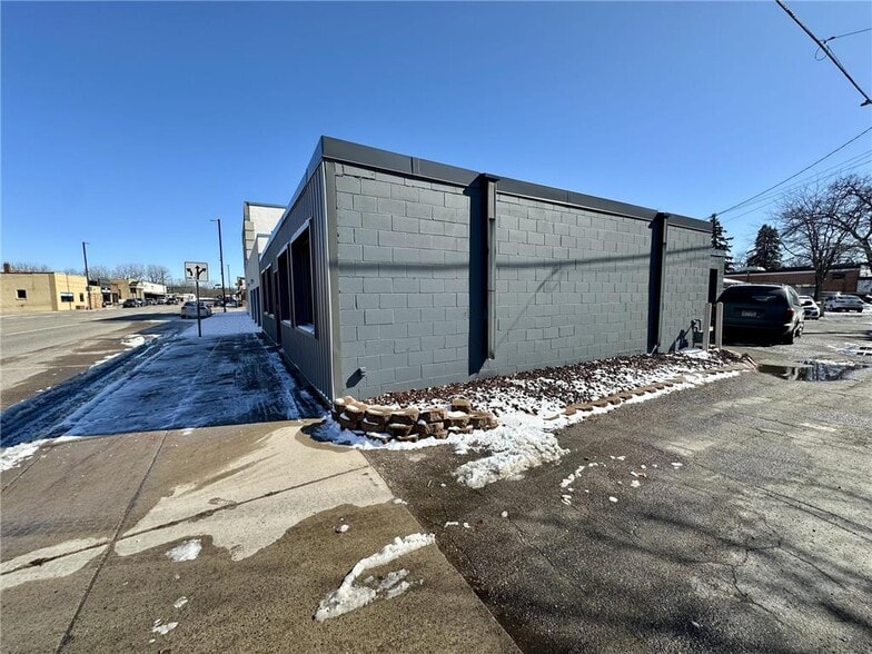605 1st St, Princeton, MN à vendre - Photo du bâtiment - Image 2 de 16