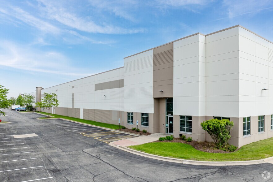 2300-2380 Galvin Dr, Elgin, IL à louer - Photo du bâtiment - Image 1 de 8