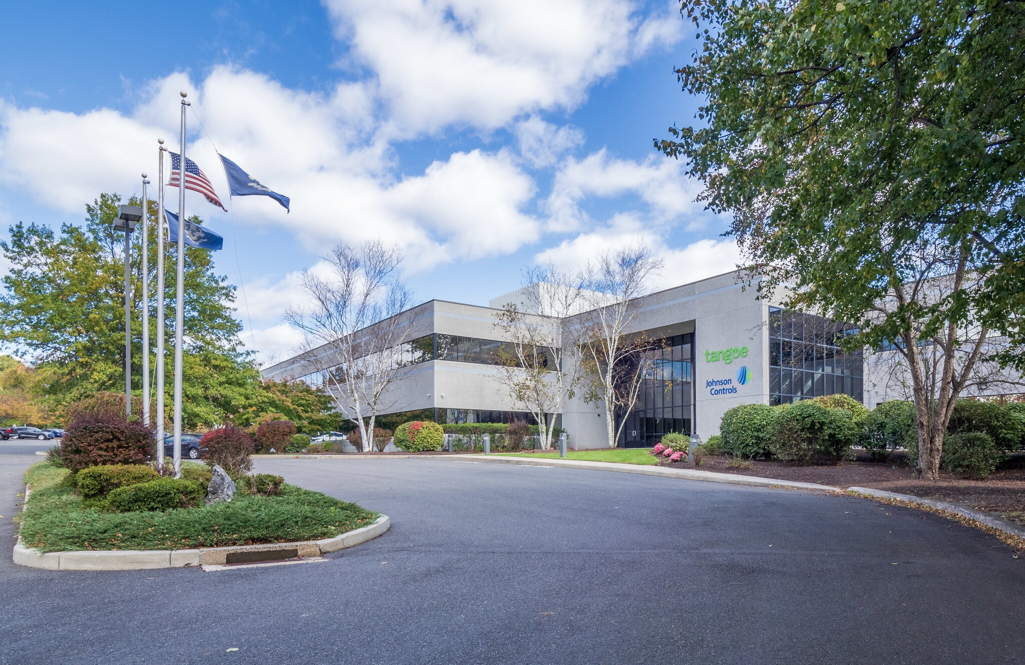 1 Waterview Dr, Shelton, CT à louer Photo du bâtiment- Image 1 de 21