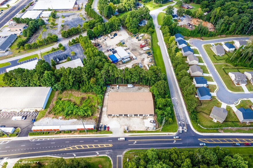 2121 Hewatt Rd, Snellville, GA à louer - Photo du bâtiment - Image 3 de 7