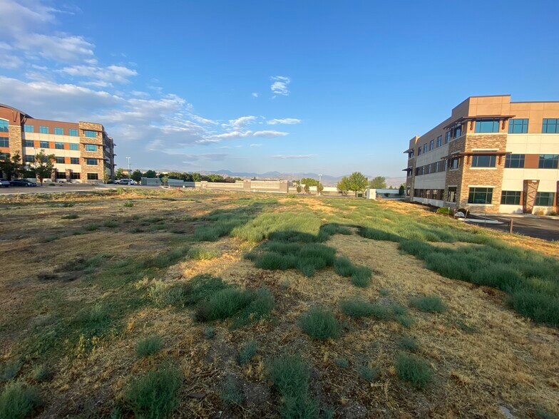 14068 S 145 E, Draper, UT à vendre - Photo du bâtiment - Image 2 de 5