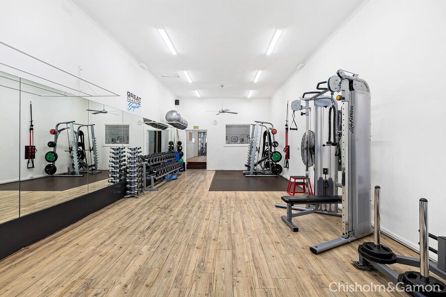 258 Charman Rd, Cheltenham for sale - Interior Photo - Image 2 of 4