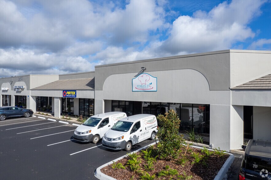 285 W Central Pky, Altamonte Springs, FL à louer - Photo du bâtiment - Image 3 de 4