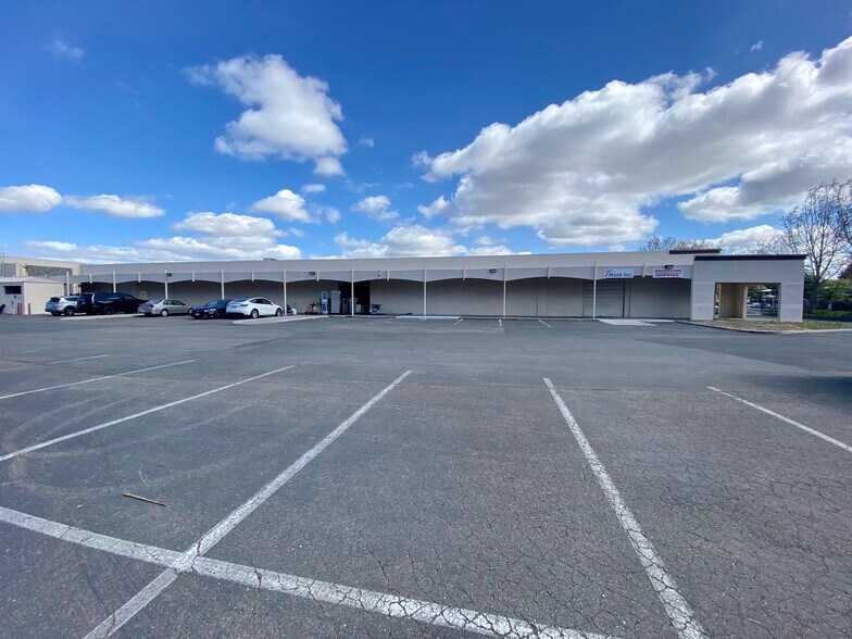 35201-35233 Newark Blvd, Newark, CA à louer - Photo du bâtiment - Image 3 de 3