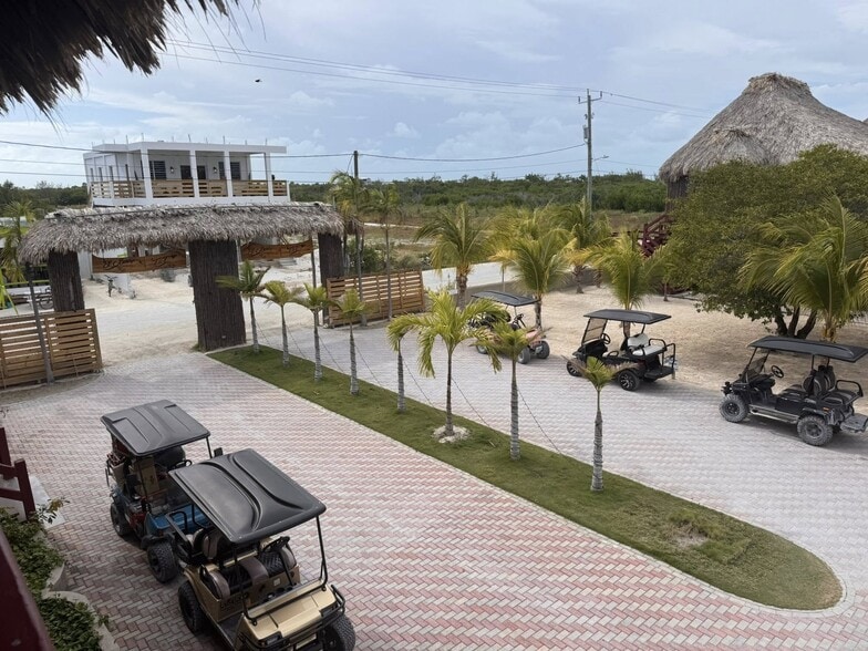 Services hôteliers dans 1023 Caye Caulker North, Caye Caulker à vendre - Photo du bâtiment - Image 2 de 23