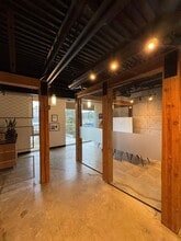 1515 Barrow St, North Vancouver, BC à louer Photo intérieure- Image 1 de 10