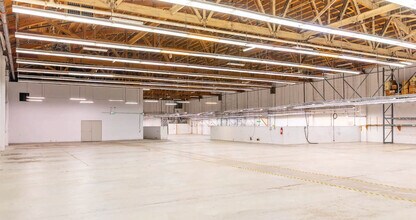 3676 Bainbridge Ave, Burnaby, BC à louer Photo intérieure- Image 2 de 10