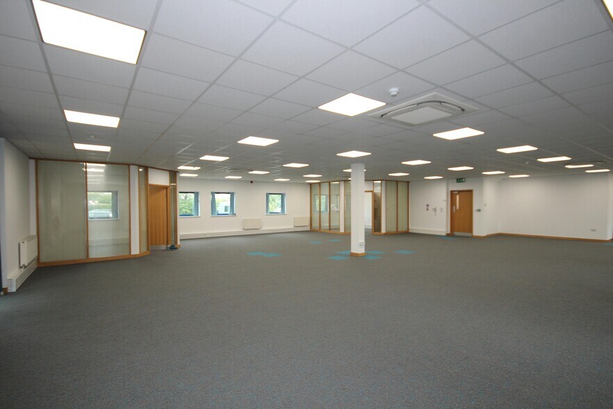 Steelpark Rd, Halesowen à louer - Photo du bâtiment - Image 3 de 11
