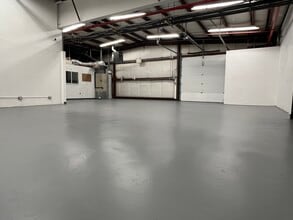 10 Rainbow Ter, Danvers, MA for lease Interior Photo- Image 2 of 21