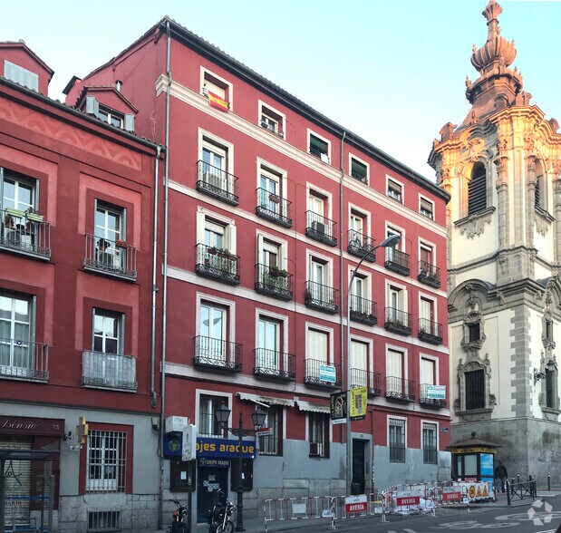 Immeuble residentiel dans Madrid, Madrid à vendre - Photo principale - Image 1 de 2