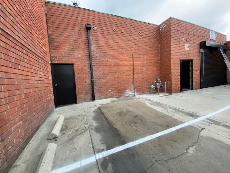 149 W 31st St, Los Angeles, CA for lease - Building Photo - Image 2 of 17