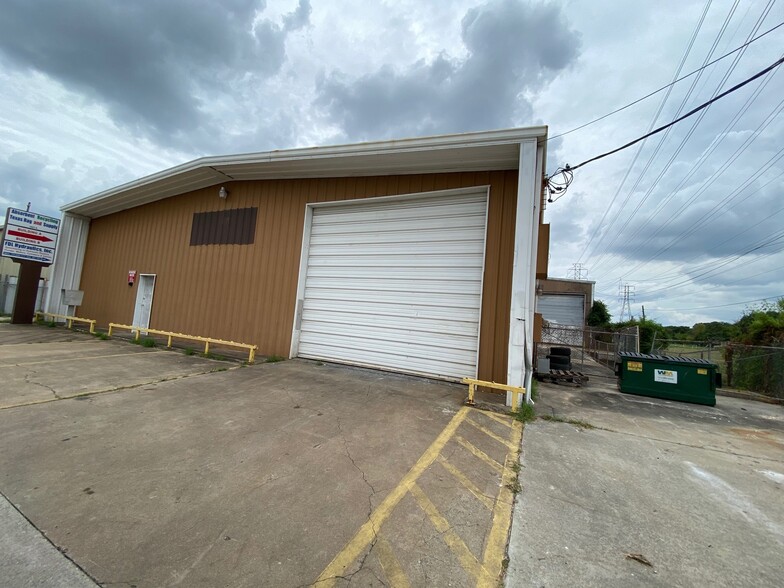 1021 W Jackson Ave, Pasadena, TX for lease - Building Photo - Image 2 of 7