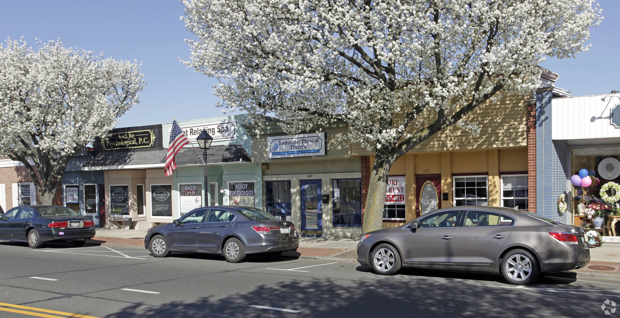 187-191 Broadway, Amityville, NY for lease Primary Photo- Image 1 of 17