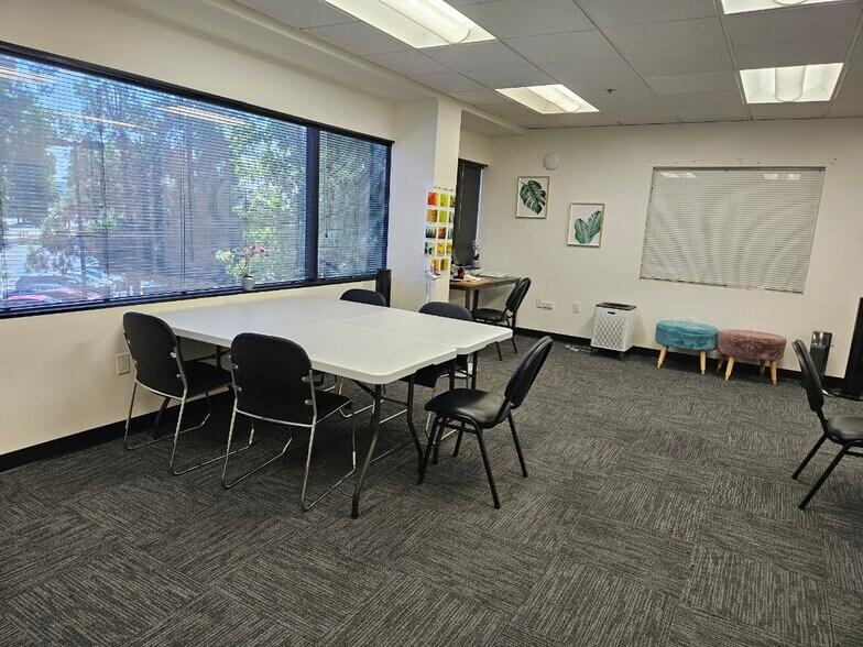 14241 E Firestone Blvd, La Mirada, CA à louer - Photo intérieure - Image 2 de 10