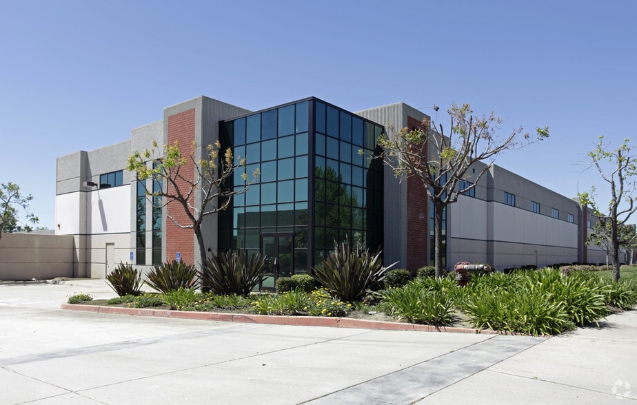 11101 Arrow Route, Rancho Cucamonga, CA for lease - Primary Photo - Image 2 of 5