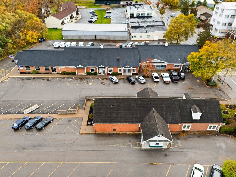 42 Main St, Churchville, NY à louer - Photo du bâtiment - Image 2 de 11