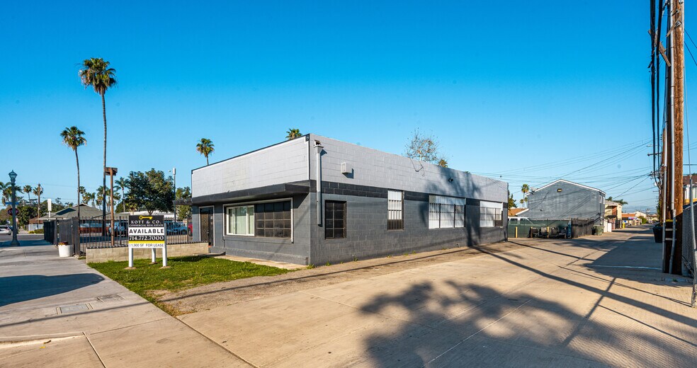 111 E Wilhelmina St, Anaheim, CA à louer - Photo principale - Image 1 de 29