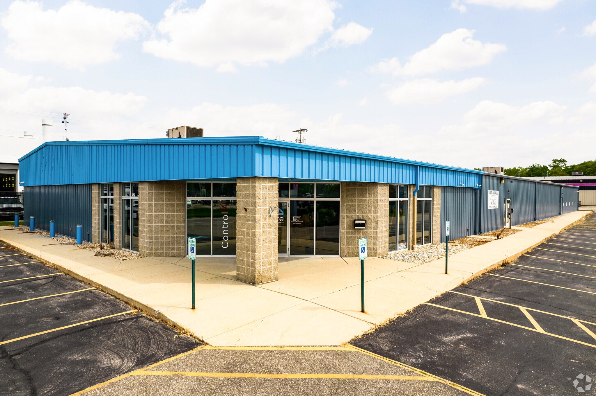 2425 - 2429 S Stoughton Rd, Madison, WI à louer Photo du bâtiment- Image 1 de 2