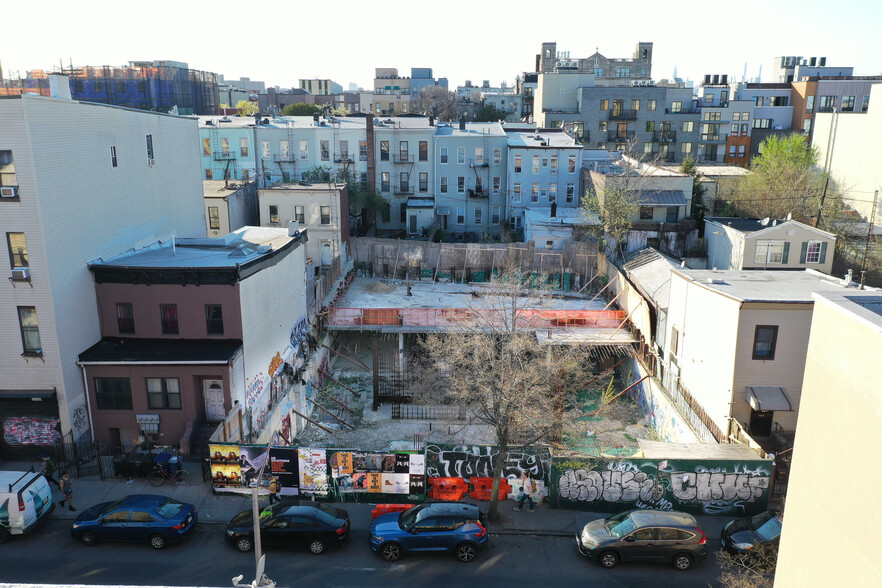 1351 DeKalb Ave, Brooklyn, NY for sale - Primary Photo - Image 1 of 1