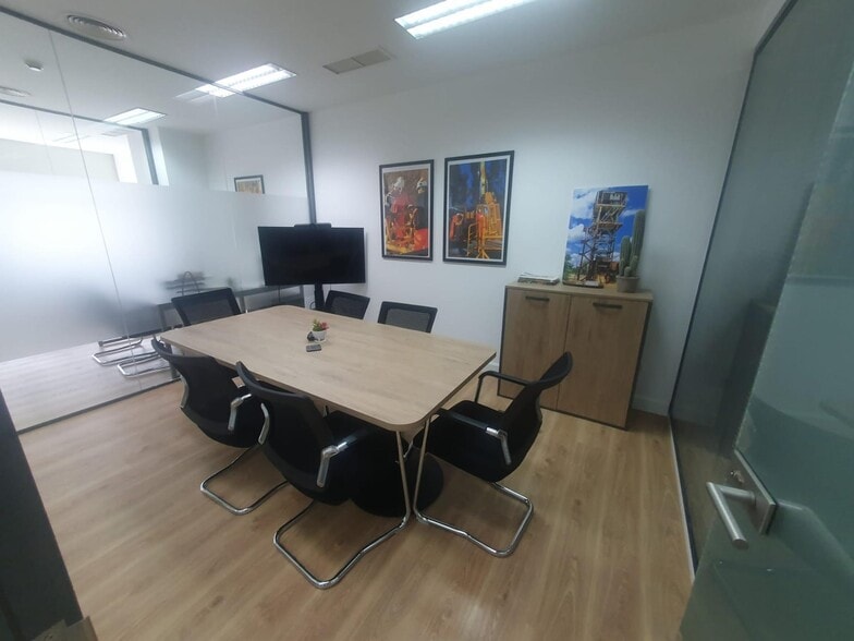 Office in SEVILLA, Sevilla for lease - Building Photo - Image 3 of 14