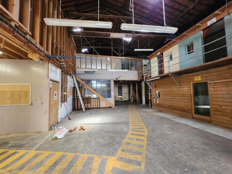 Industrial in Montpellier for sale - Interior Photo - Image 3 of 8