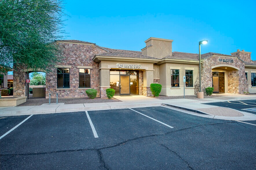 1635 N Greenfield Rd, Mesa, AZ à vendre - Photo du bâtiment - Image 2 de 16