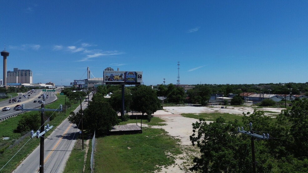 1010 Hoefgen Avenue, San Antonio, TX for sale - Aerial - Image 3 of 66