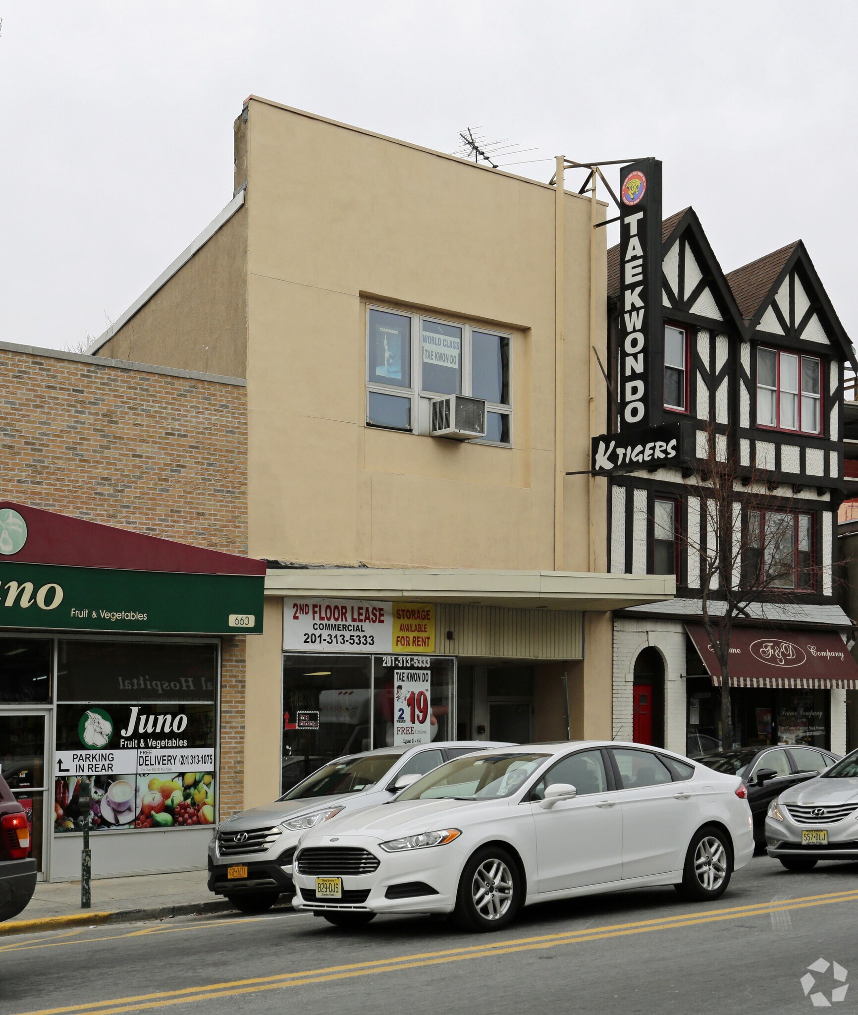 665 Anderson Ave, Cliffside Park, NJ à louer Photo principale- Image 1 de 9