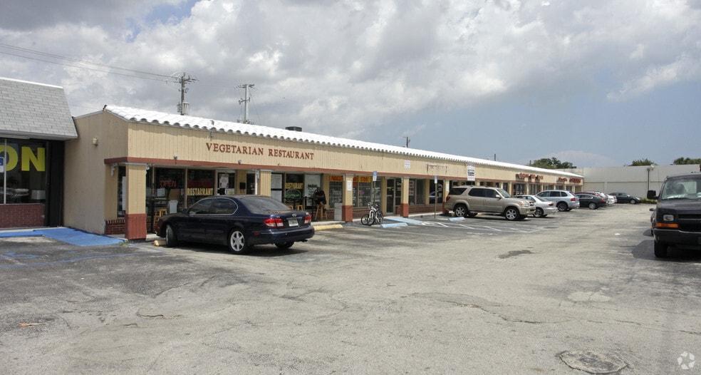 73-95 NE 167th St, Miami, FL for lease - Building Photo - Image 2 of 3