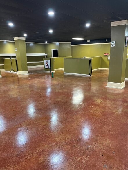 1921 Savannah Hwy, Charleston, SC for lease - Interior Photo - Image 3 of 8