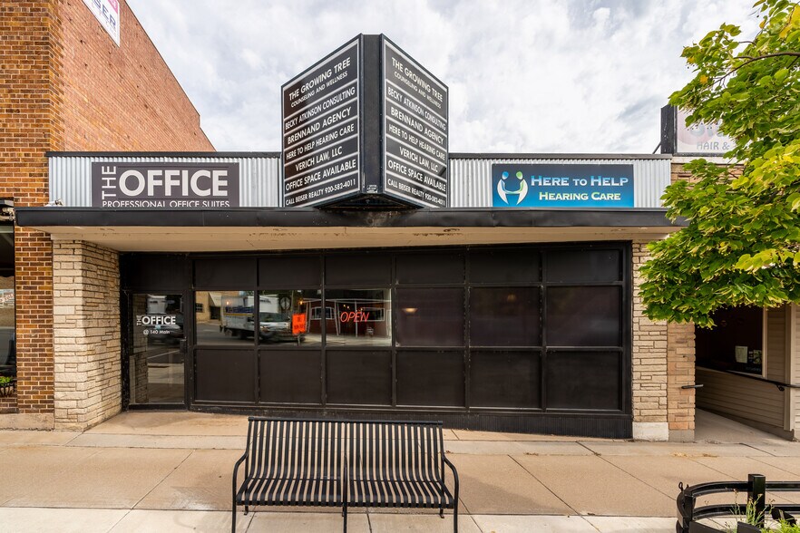 140 W Main St, Winneconne, WI à louer - Photo du bâtiment - Image 3 de 12