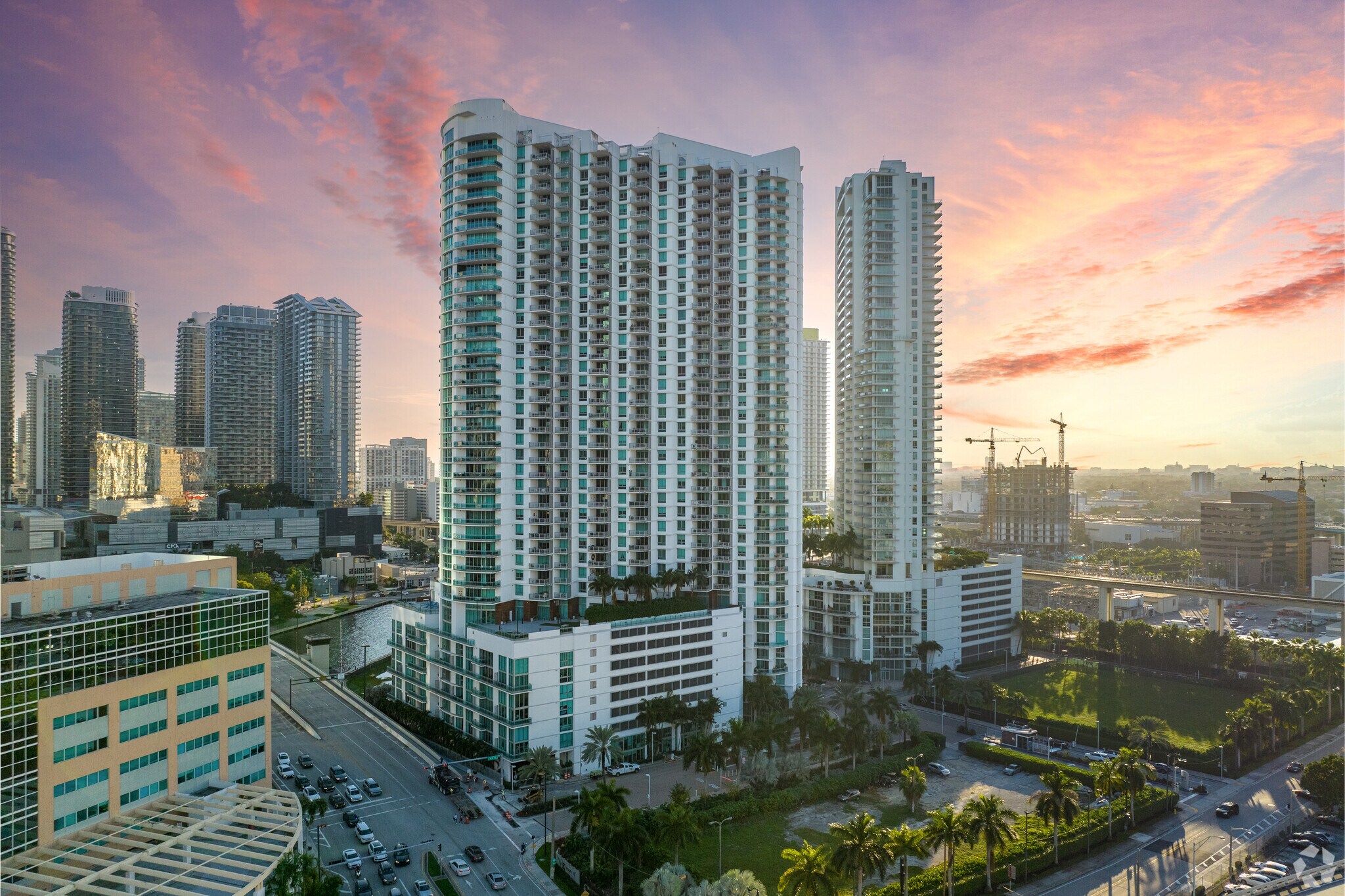 350 S Miami Ave, Miami, FL à vendre Photo principale- Image 1 de 57