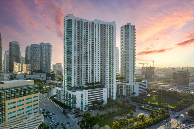 More details for 350 S Miami Ave, Miami, FL - Multifamily for Sale