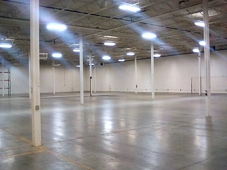 141-143 N Jonathan Blvd N, Chaska, MN à louer - Photo intérieure - Image 2 de 7