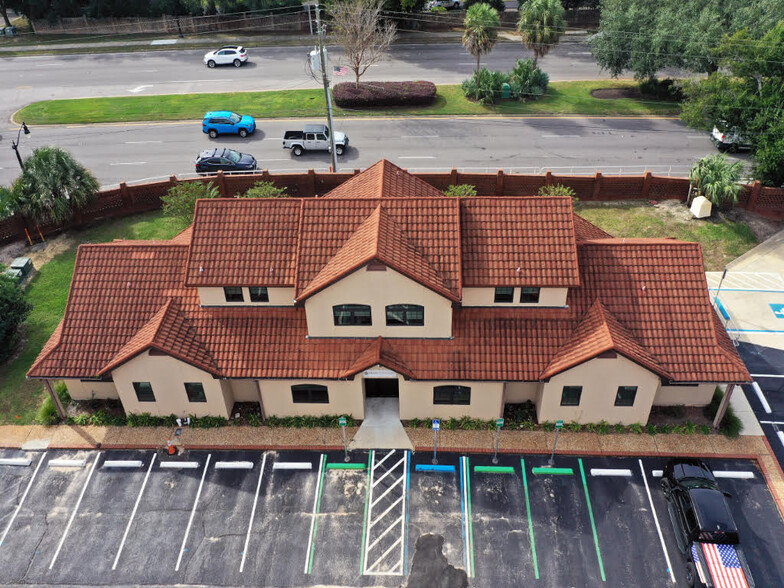 85 Bay Bridge Dr, Gulf Breeze, FL for lease - Building Photo - Image 1 of 17