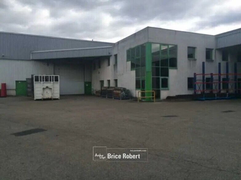 Industriel dans Jassans-Riottier à louer - Photo du bâtiment - Image 2 de 2