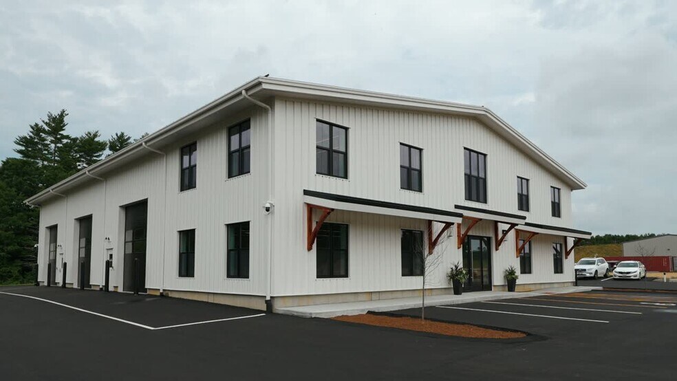 2 Ricketts Pond Dr, Carver, MA à louer - Vidéo sur l’inscription commerciale - Image 2 de 40