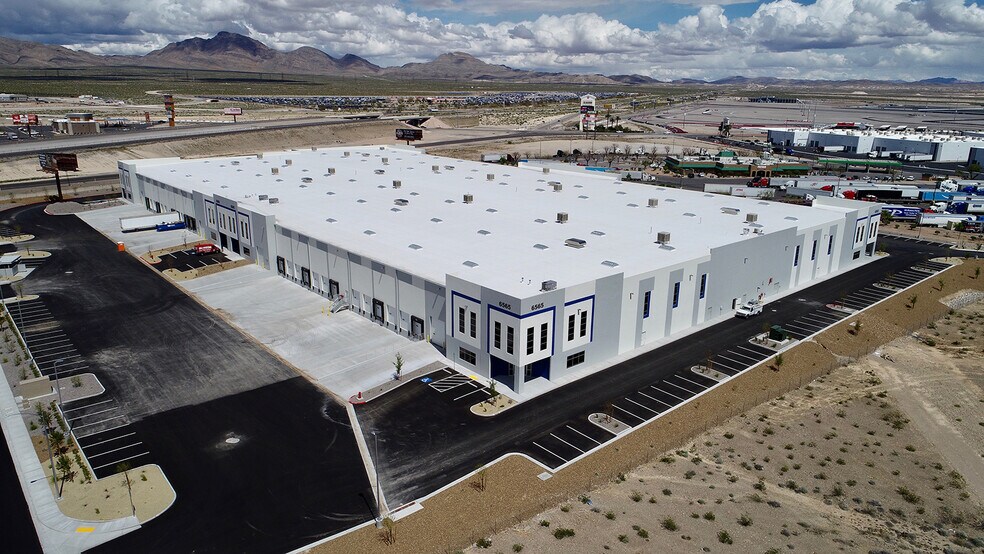 6565 Nascar St, Las Vegas, NV à louer - Photo du bâtiment - Image 3 de 3